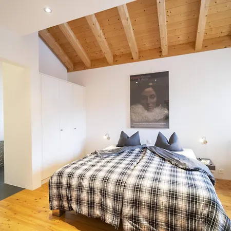 Chasa Capricornin Apartamento