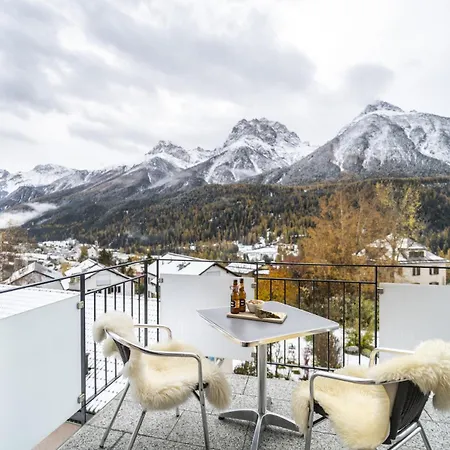 Chasa Capricornin Apartamento